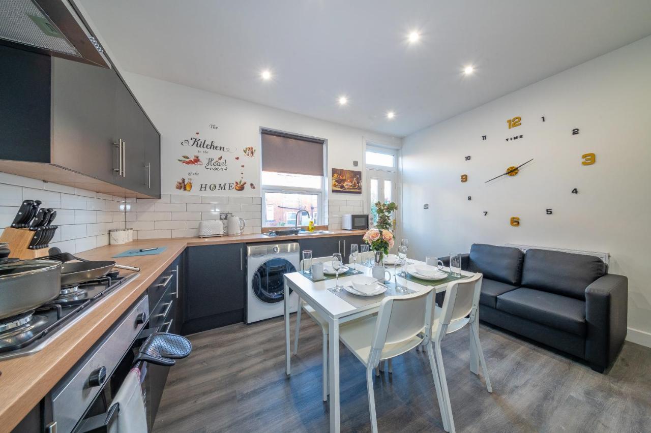 *Rc12S* For Your Most Relaxed & Cosy Stay + Free Parking + Free Fast Wifi * Leeds  Exterior foto